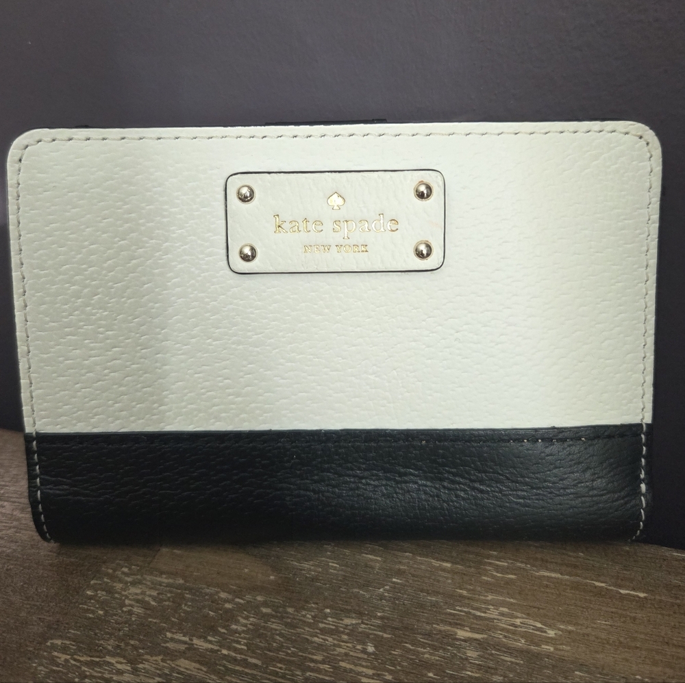 Kate Spade Bi Fold Wallet